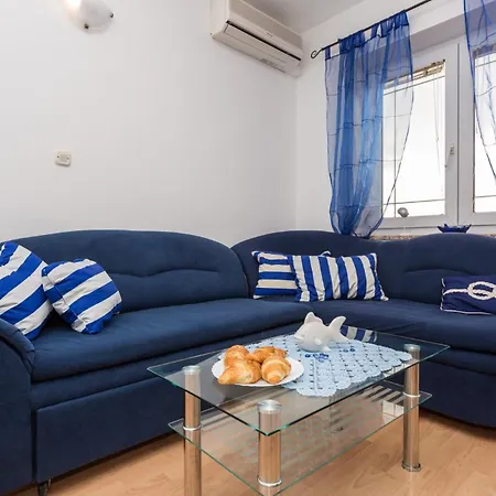 Izi 3 U Kornicu Na Otoku Krku-plavi * Kornić