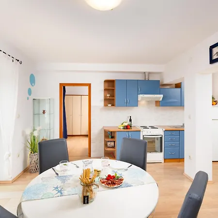 Izi Blue U Kornicu Na Otoku Krku Lejlighed