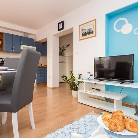 Izi Blue U Kornicu Na Otoku Krku *