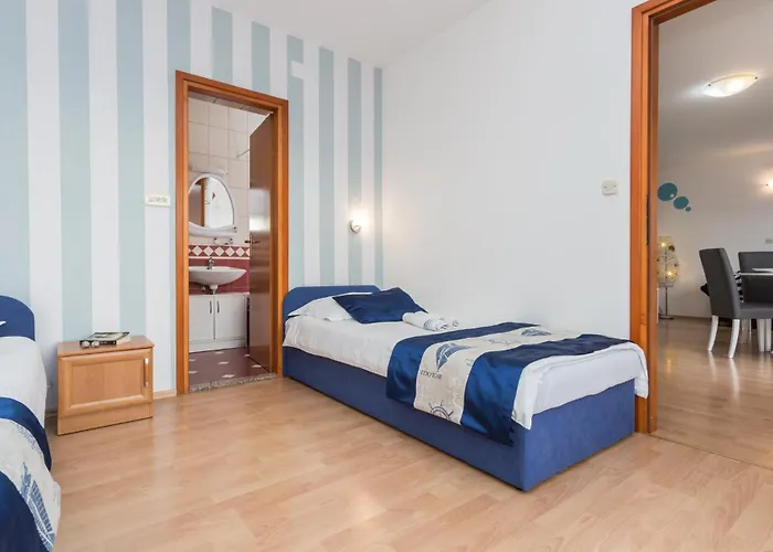 Izi 3 U Kornicu Na Otoku Krku-plavi Apartman